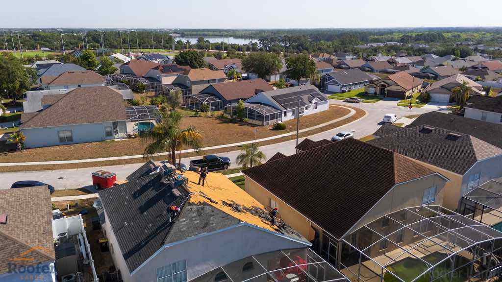 Roofer In Largo